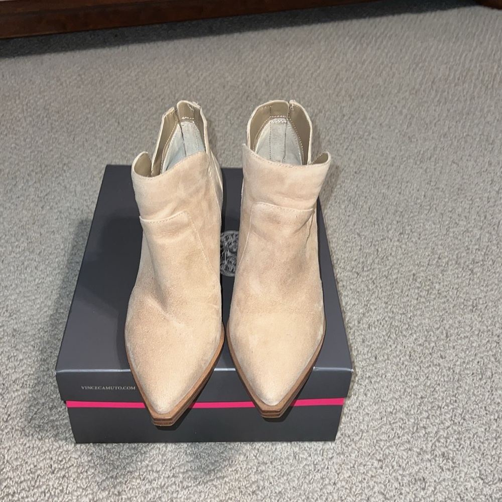 Vince Camuto Gradesha ankle bootie.